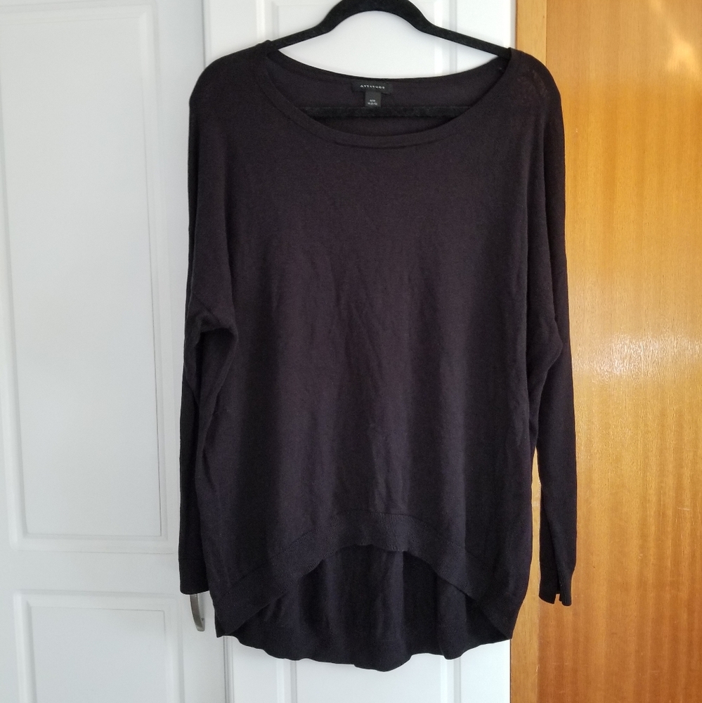 👙Attitude branded wide crew neck high low sweater